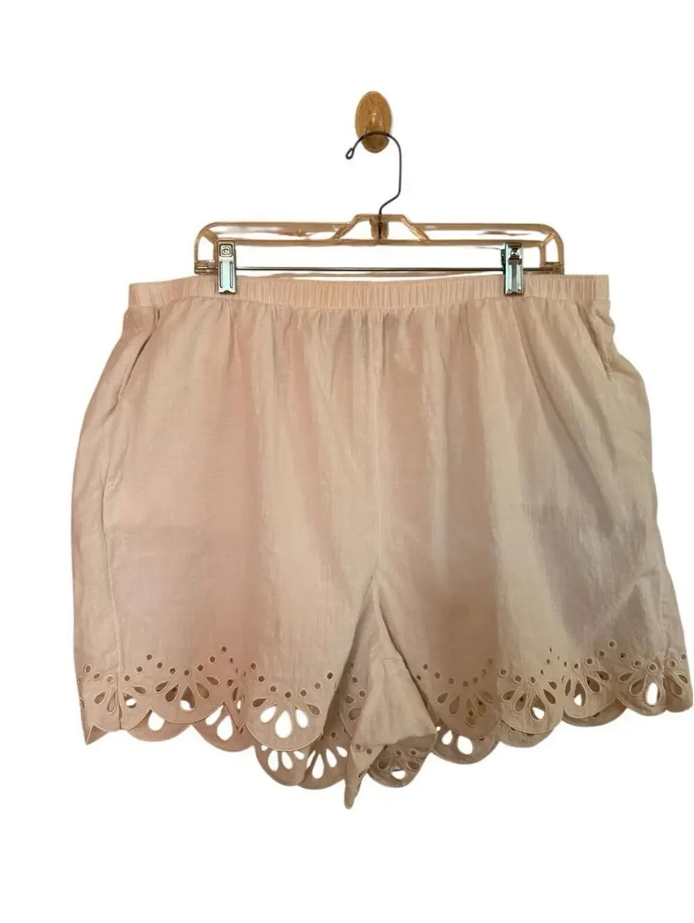 Torrid Sz.2 =18/20 Embroidered Beach Cotton Short